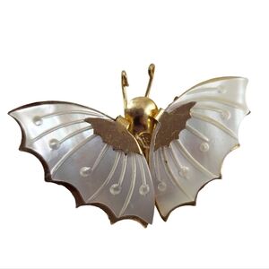 Vintage Butterfly Brooch Mother of Pearl Shell Pin Retro  A0359 -Q6
